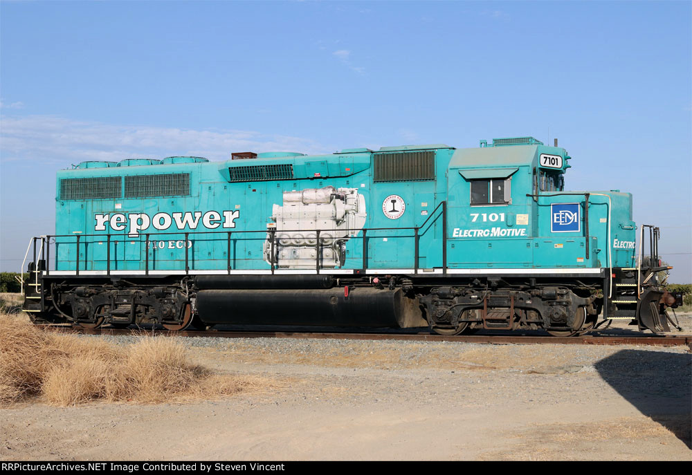 EMDX #7101 served as the switcher at the Railex Delano facility.